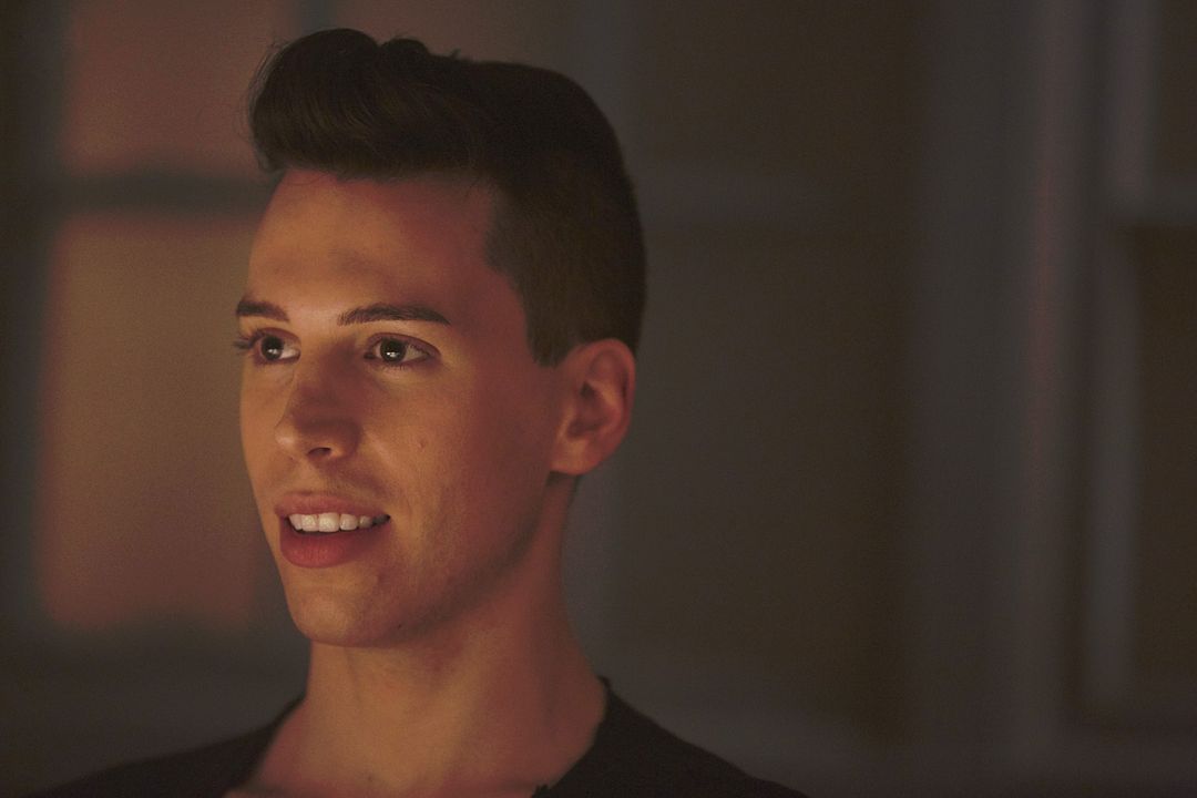 Fotoğraf Jordan Gavaris