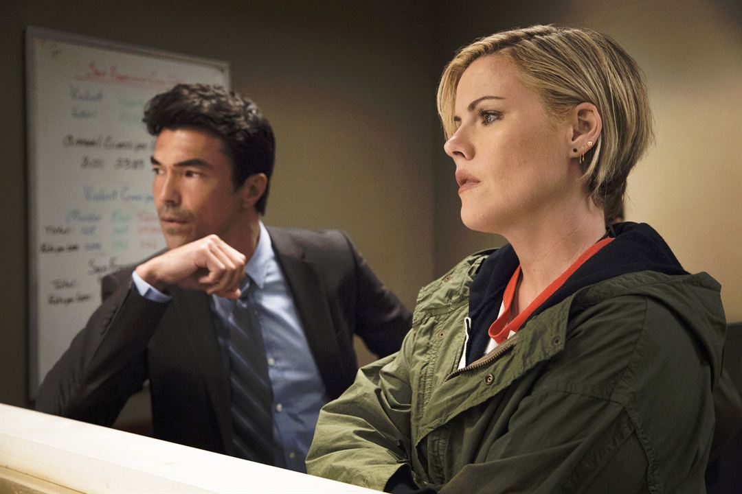 Murder In The First : Fotoğraf Ian Anthony Dale, Kathleen Robertson