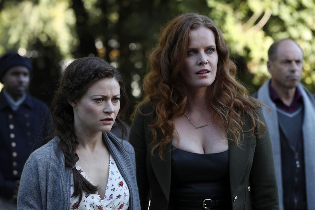 Fotoğraf Emilie de Ravin, Rebecca Mader