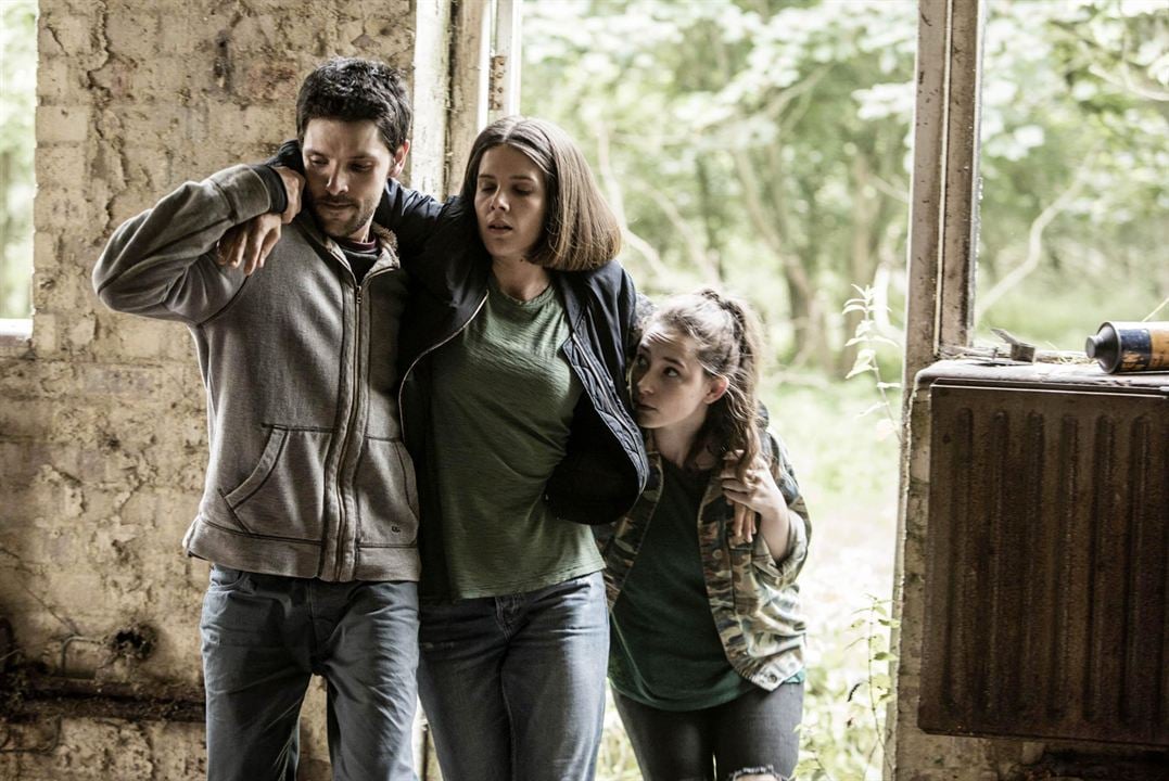 Fotoğraf Colin Morgan (II), Sonya Cassidy, Lucy Carless