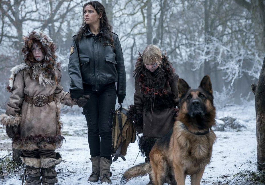 Fotoğraf Adria Arjona