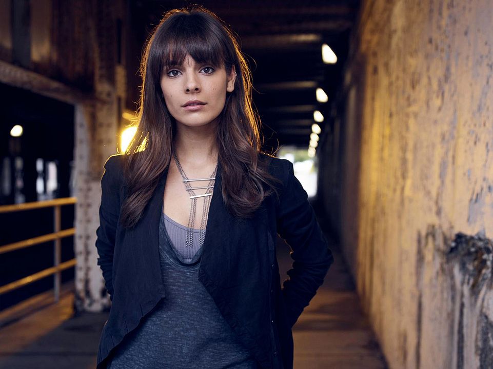 Fotoğraf Caitlin Stasey