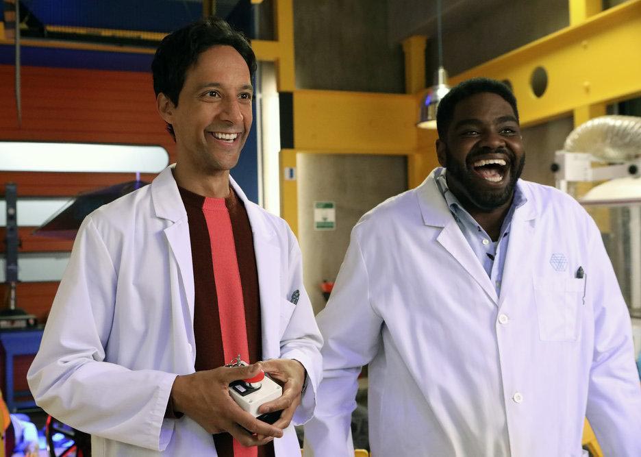 Fotoğraf Danny Pudi, Ron Funches