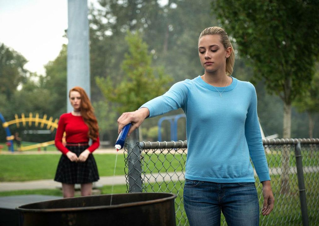 Fotoğraf Madelaine Petsch, Lili Reinhart