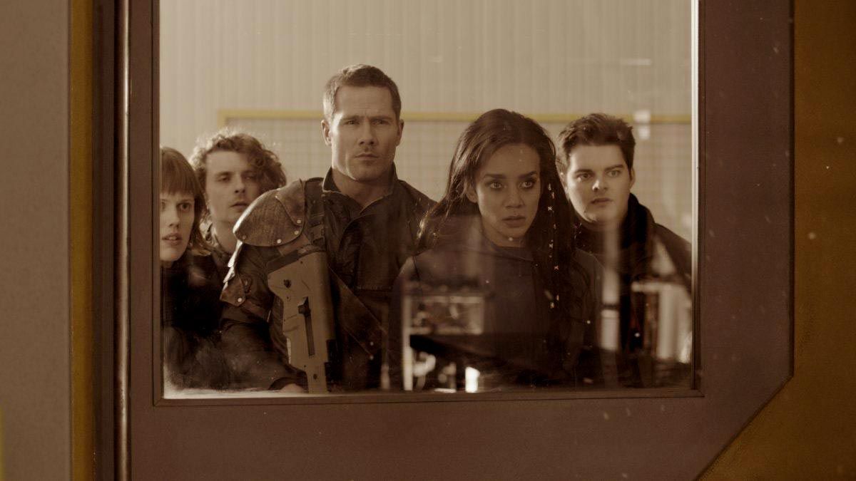 Fotoğraf Luke MacFarlane, Hannah John-Kamen