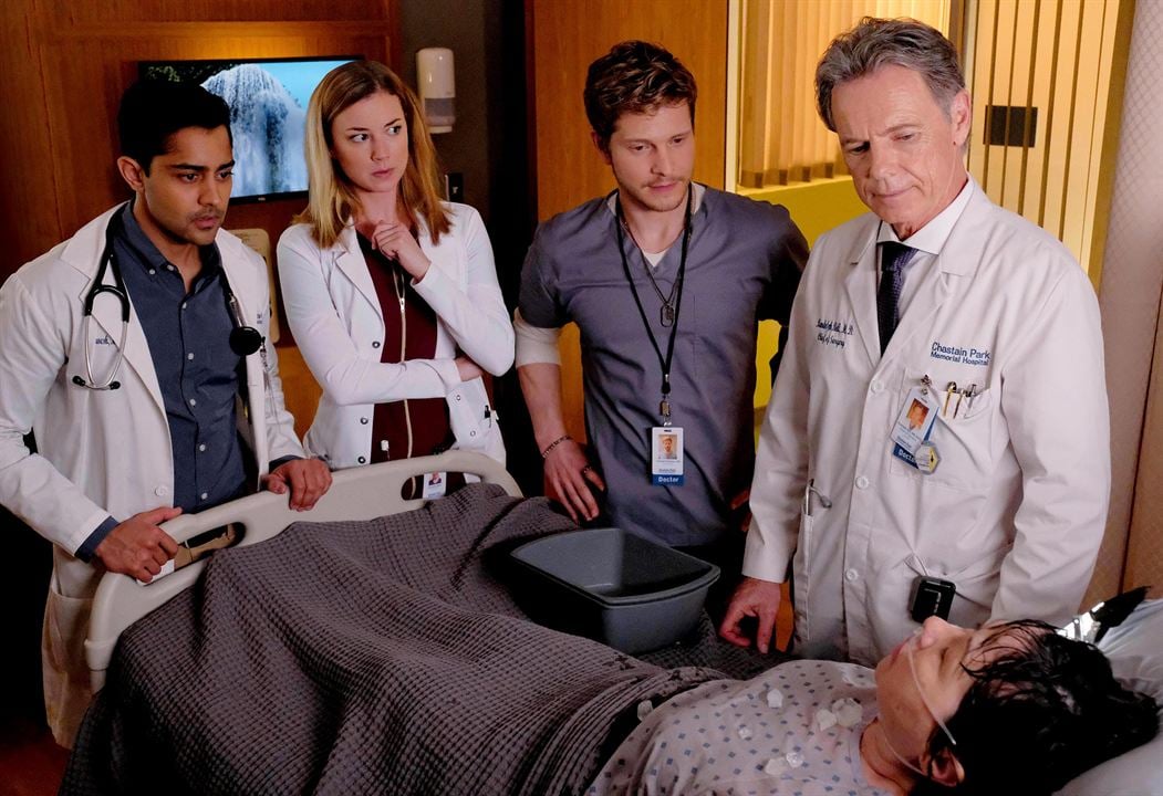 The Resident : Fotoğraf Matt Czuchry, Bruce Greenwood, Manish Dayal, Emily VanCamp