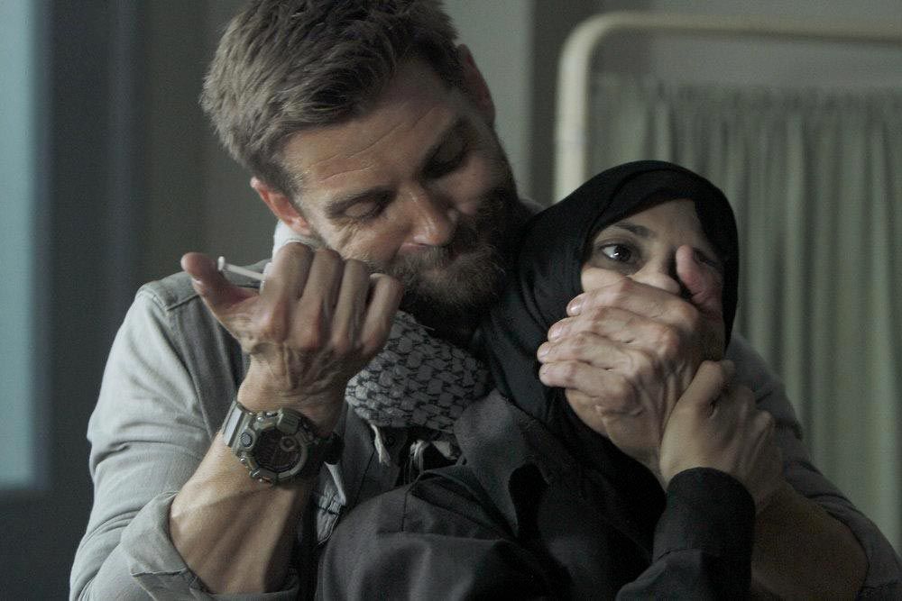 The Brave : Fotoğraf Mike Vogel, Shereen Martin