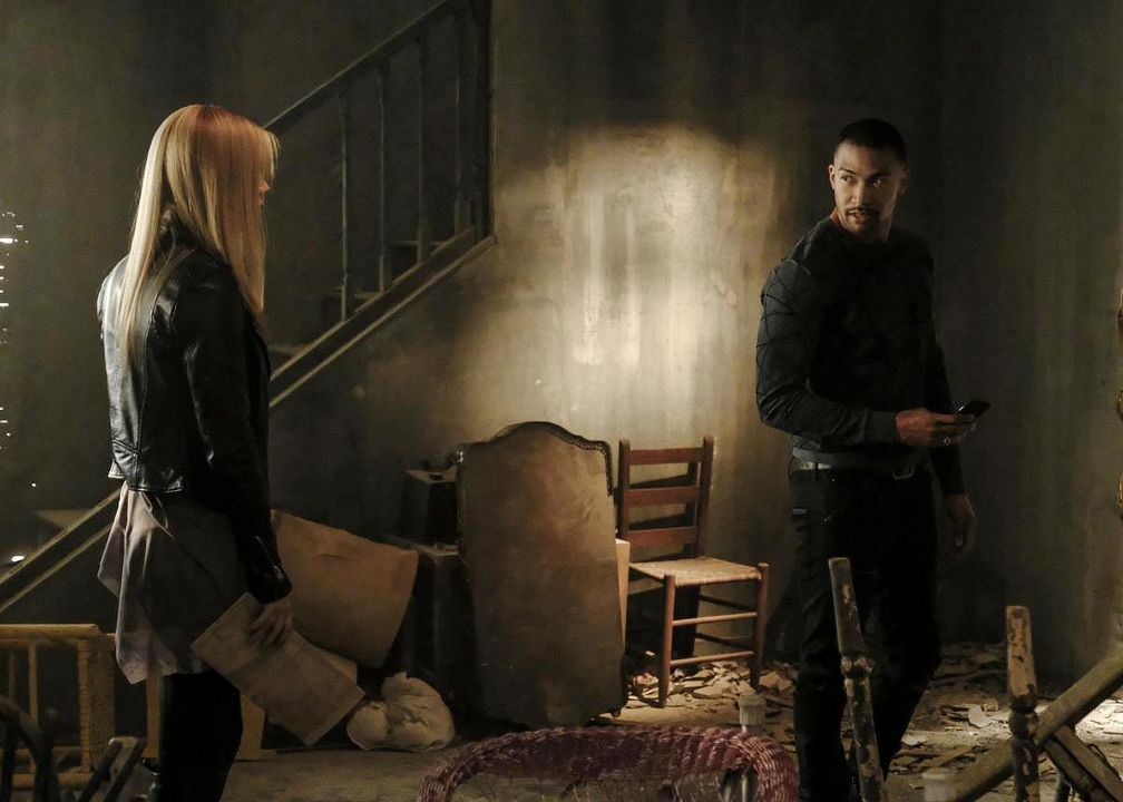 Fotoğraf Charles Michael Davis, Claire Holt