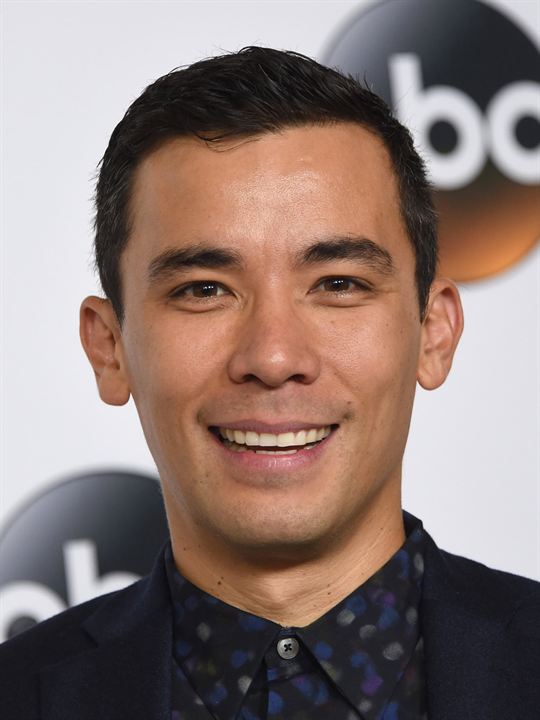 Afiş Conrad Ricamora