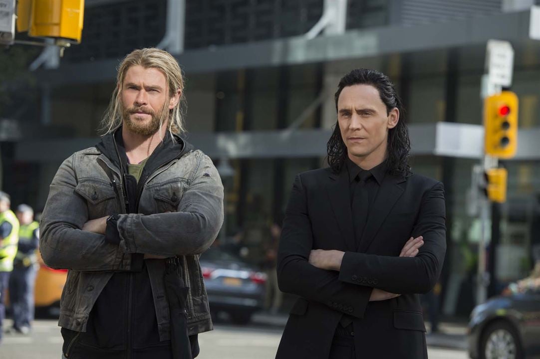 Thor: Ragnarok : Fotoğraf Chris Hemsworth, Tom Hiddleston