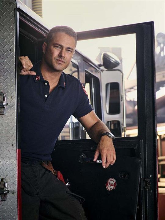 Fotoğraf Taylor Kinney