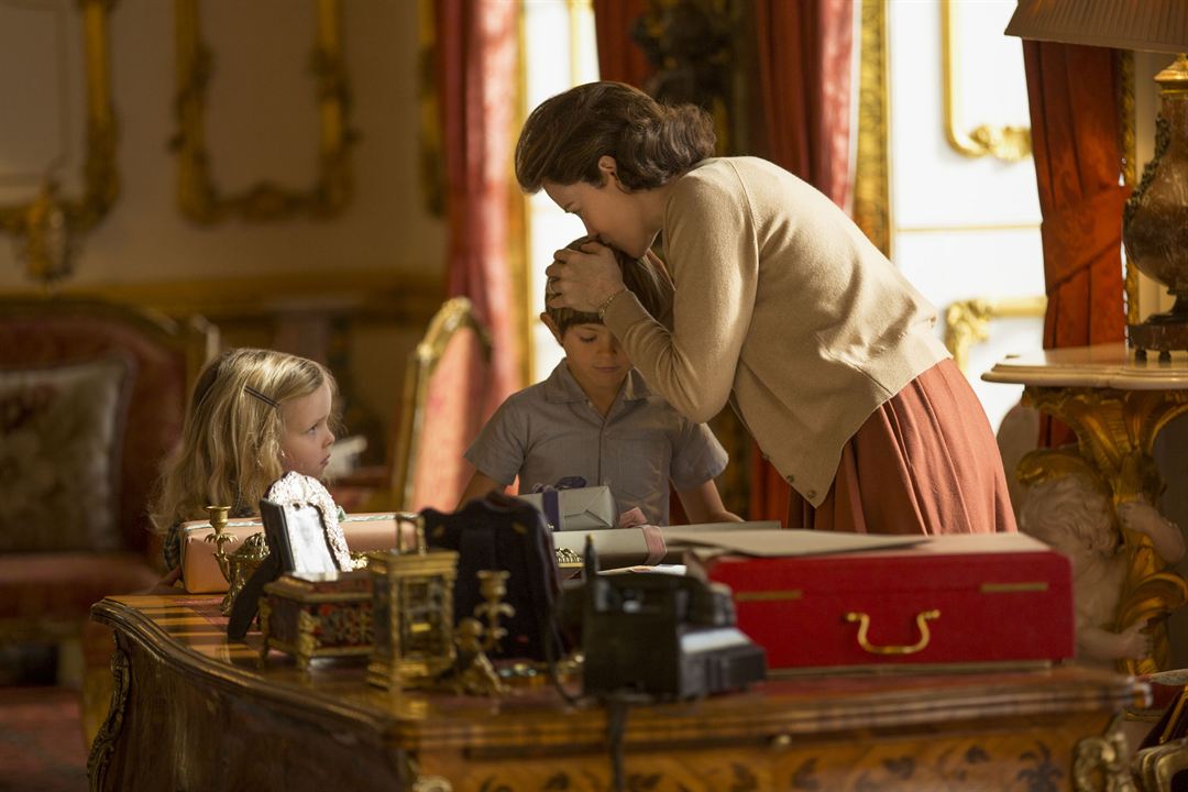 The Crown : Afiş Claire Foy