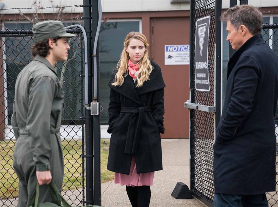 Fotoğraf Chris Petrovski, Wallis Currie-Wood, Tim Daly