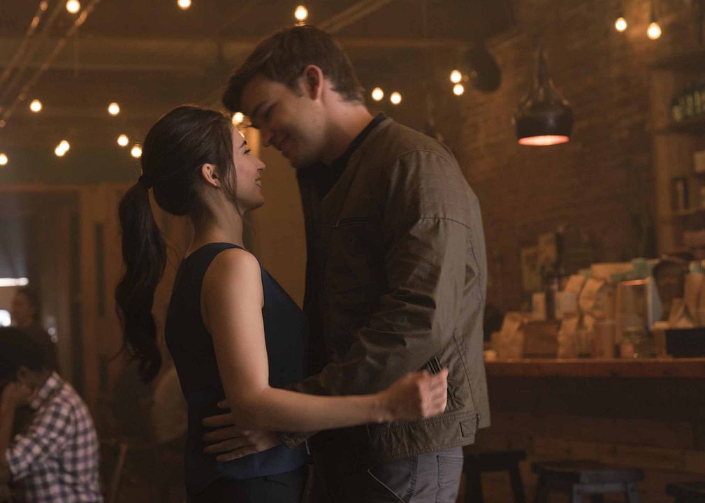 Beyond : Fotoğraf Dilan Gwyn, Burkely Duffield