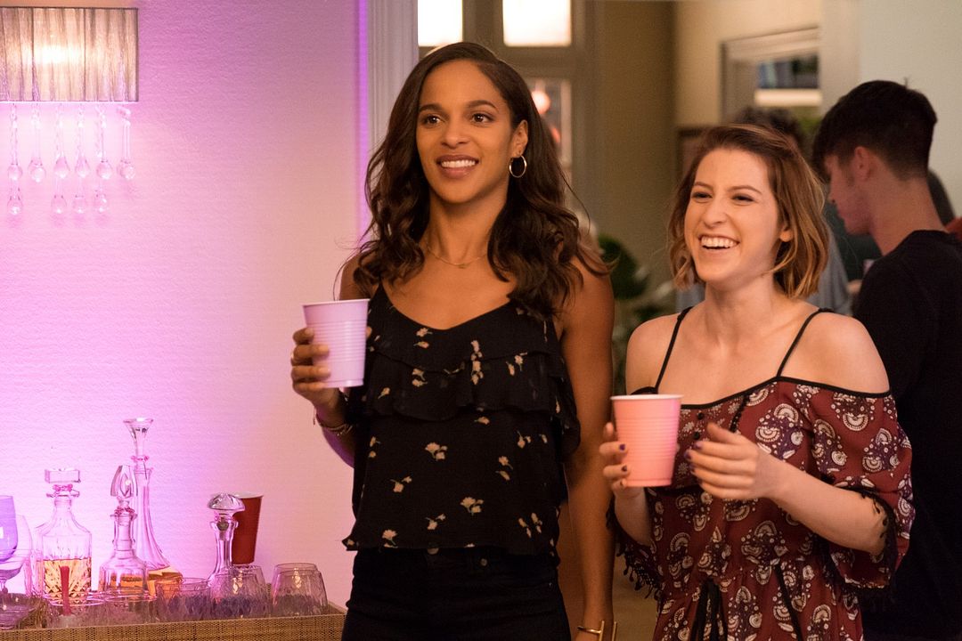 Step Sisters : Fotoğraf Eden Sher, Megalyn Echikunwoke