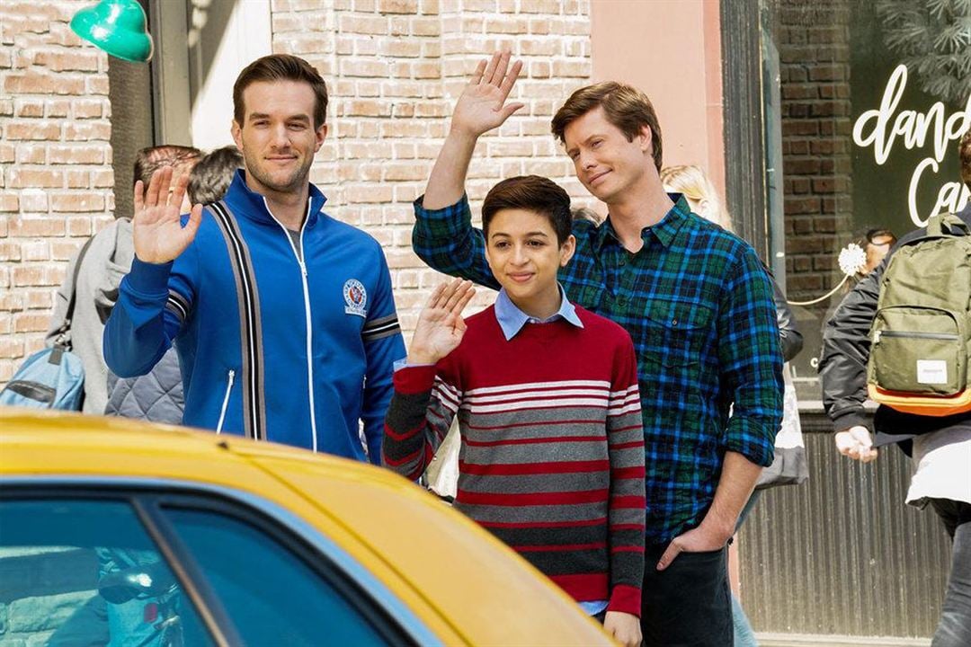 Champions : Fotoğraf Anders Holm, Andy Favreau, Josie Totah