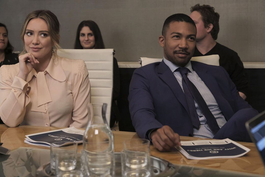 Younger : Fotoğraf Charles Michael Davis, Hilary Duff