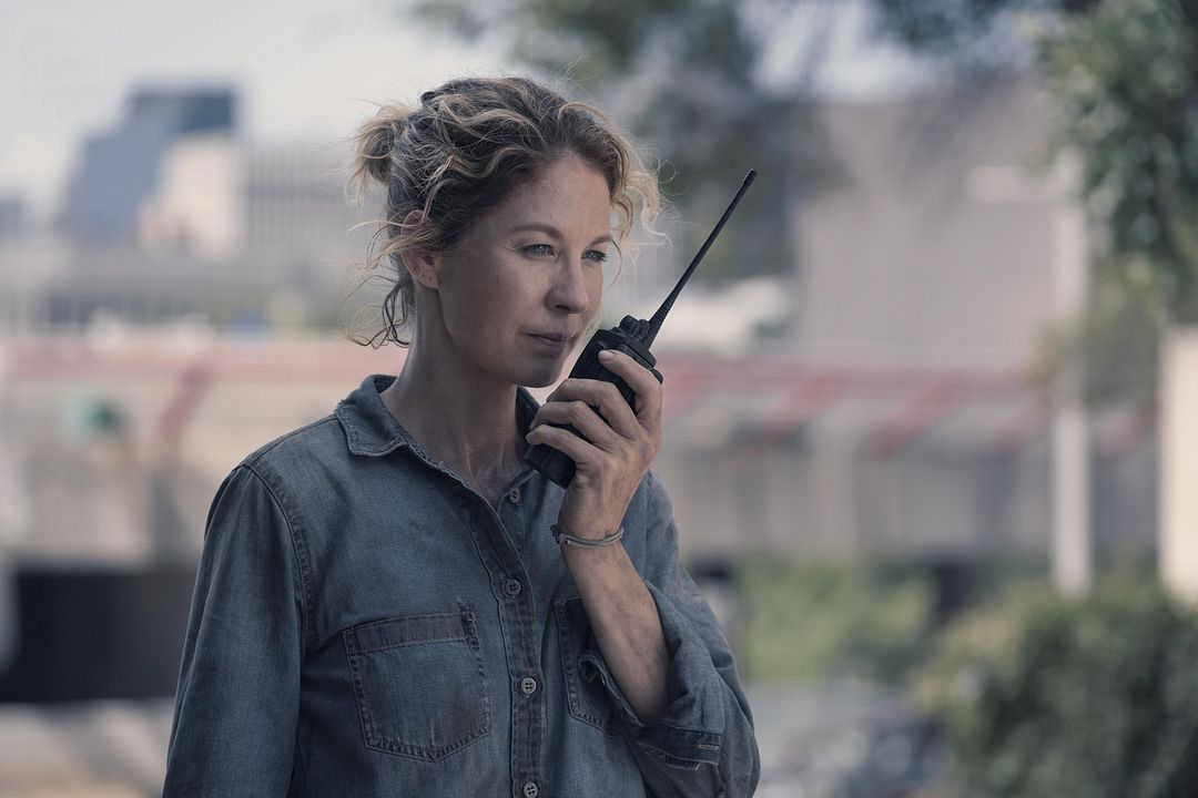 Fear The Walking Dead : Fotoğraf Jenna Elfman