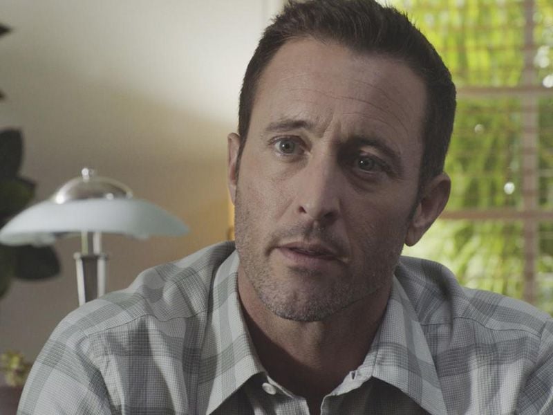 Fotoğraf Alex O'Loughlin