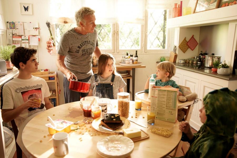 10 jours sans maman : Fotoğraf Franck Dubosc, Violette Guillon, Evan Paturel