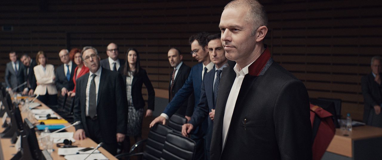 Adults in the Room : Fotoğraf Christos Loulis