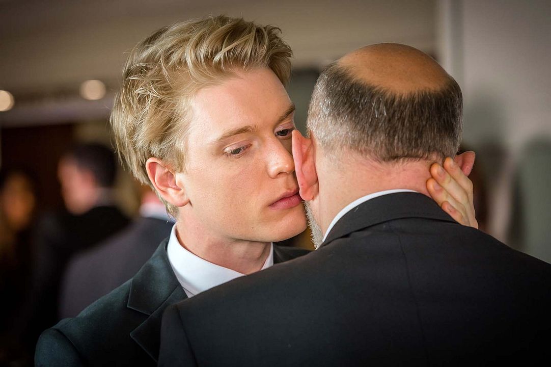 Cucumber : Fotoğraf Freddie Fox