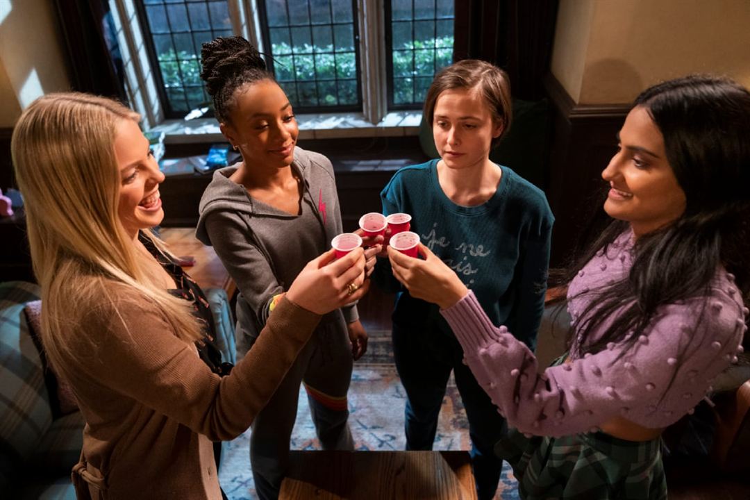 Fotoğraf Pauline Chalamet, Amrit Kaur, Reneé Rapp, Alyah Chanelle Scott