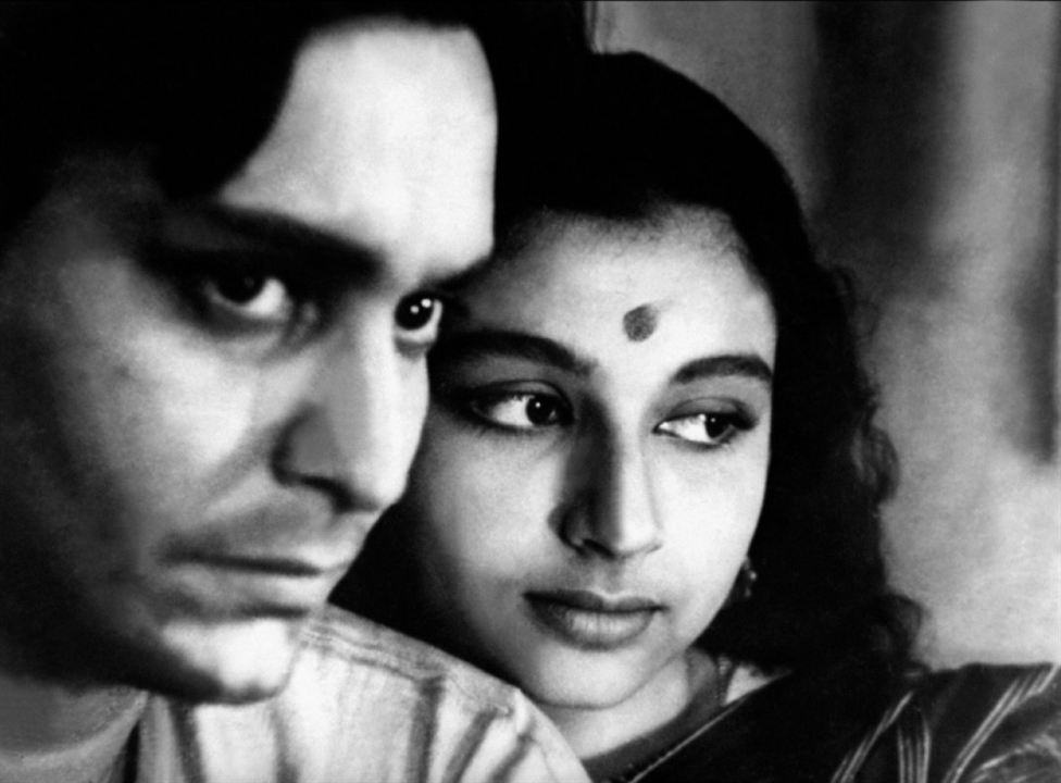 The World of Apu : Fotoğraf Sharmila Tagore, Soumitra Chatterjee
