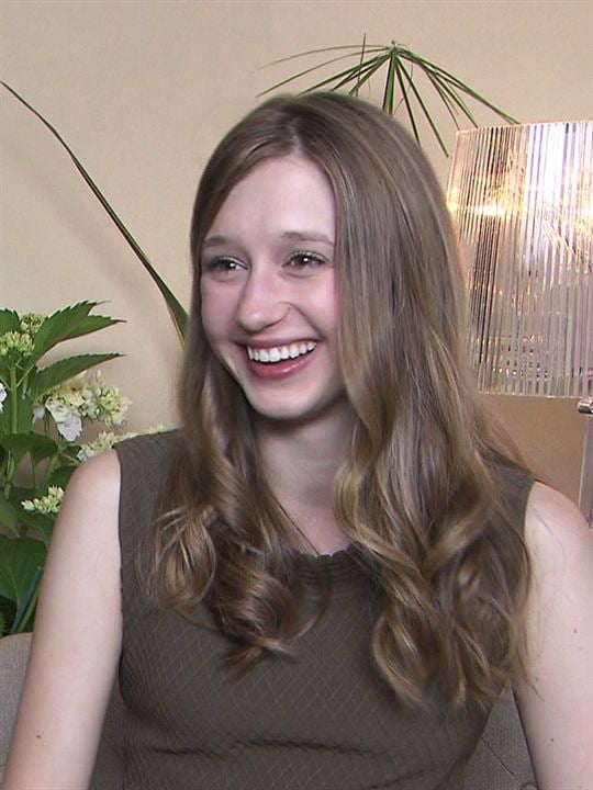 Vignette (magazine) Taissa Farmiga