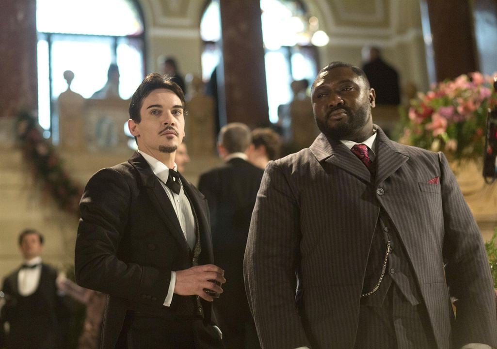 Dracula : Fotoğraf Nonso Anozie, Jonathan Rhys-Meyers