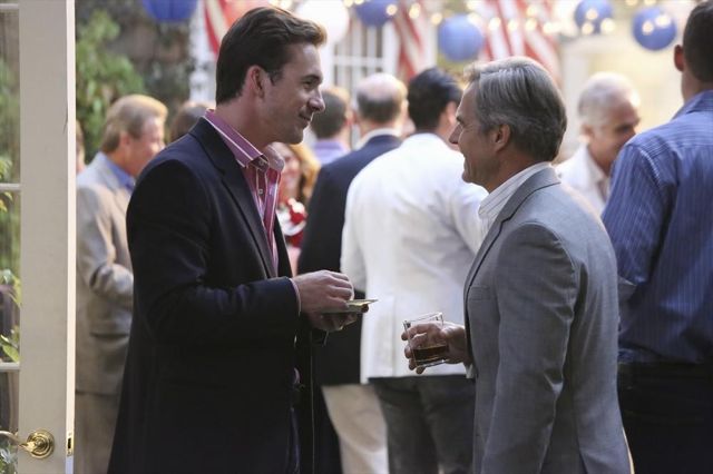 Fotoğraf Barry Sloane, Henry Czerny