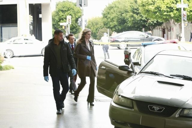 Fotoğraf Seamus Dever, Jon Huertas, Stana Katic