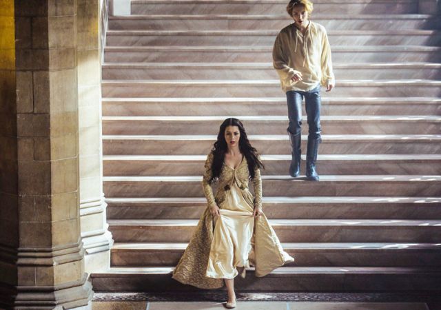 Fotoğraf Adelaide Kane, Toby Regbo