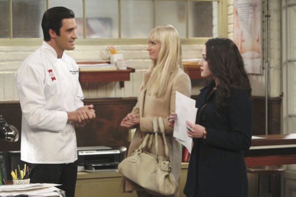 Fotoğraf Gilles Marini, Beth Behrs, Kat Dennings