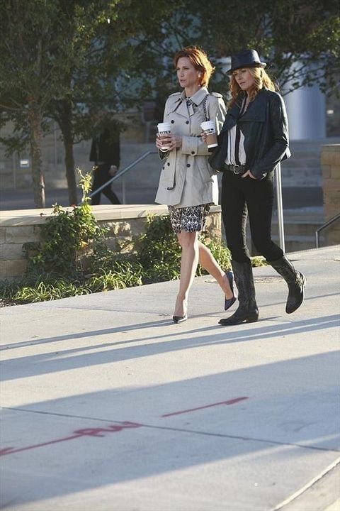 Fotoğraf Connie Britton, Judith Hoag