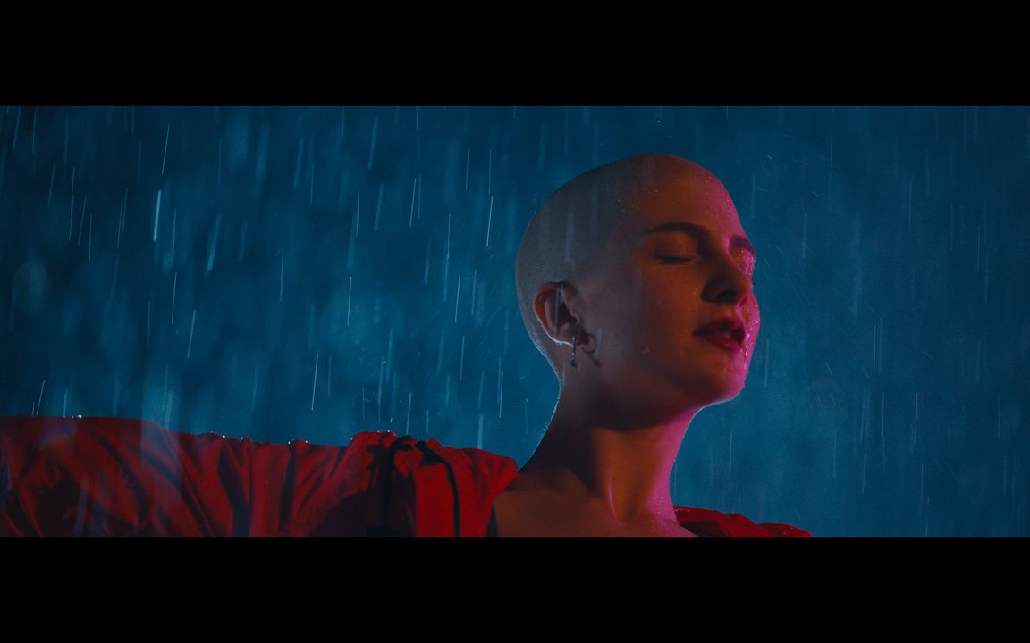 Demir Kadın: Neslican : Fotoğraf