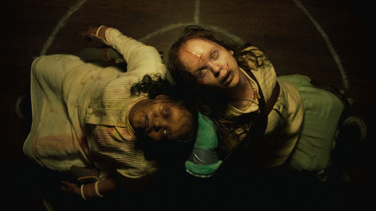 Exorcist: İnançlı : Fotoğraf Lidya Jewett, Olivia O’Neill